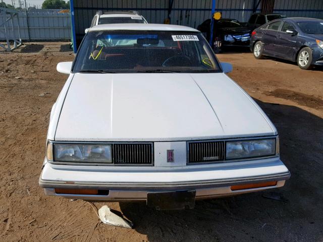 1G3HN54C3K1831236 - 1989 OLDSMOBILE DELTA 88 R WHITE photo 9