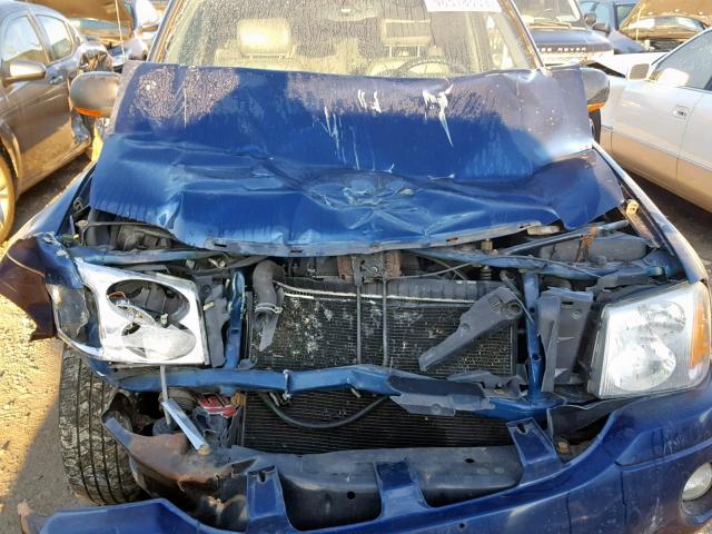 1GKET16S746229875 - 2004 GMC ENVOY XL BLUE photo 7