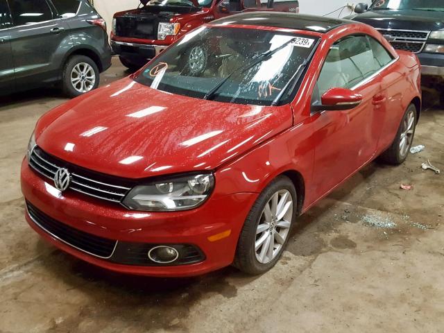 WVWBW8AH9DV006916 - 2013 VOLKSWAGEN EOS KOMFOR RED photo 2