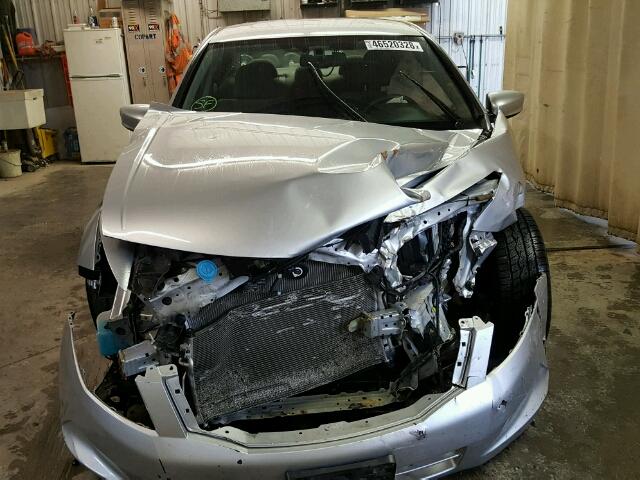 1HGCP2F48AA031704 - 2010 HONDA ACCORD LXP SILVER photo 9