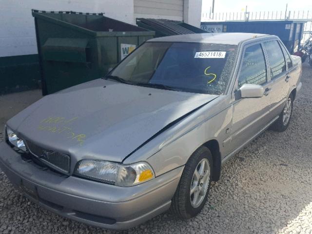 YV1LS55A7X2609942 - 1999 VOLVO S70 SILVER photo 2