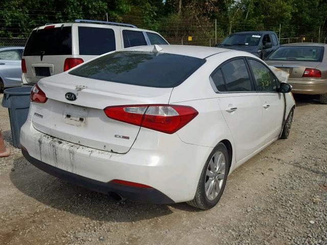 KNAFX4A89E5051568 - 2014 KIA FORTE EX WHITE photo 4