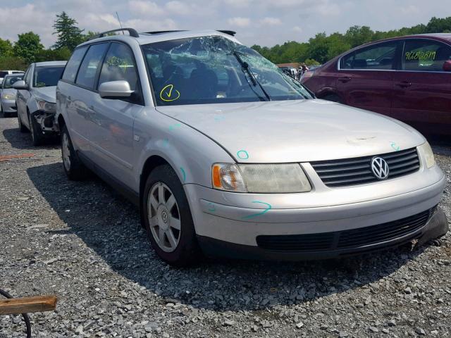 WVWNA23B3YE270446 - 2000 VOLKSWAGEN PASSAT GLS SILVER photo 1