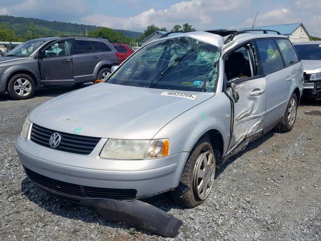 WVWNA23B3YE270446 - 2000 VOLKSWAGEN PASSAT GLS SILVER photo 2