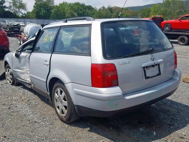 WVWNA23B3YE270446 - 2000 VOLKSWAGEN PASSAT GLS SILVER photo 3