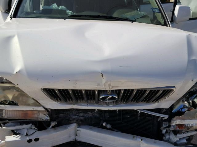 JTJHF10U820288747 - 2002 LEXUS RX 300 WHITE photo 7