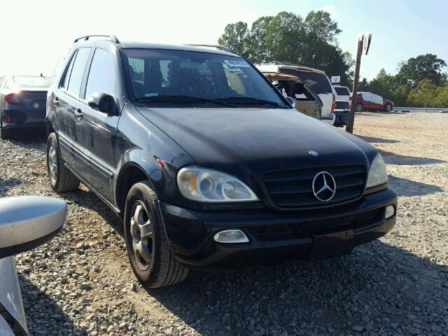 4JGAB54E82A321696 - 2002 MERCEDES-BENZ ML 320 BLACK photo 1