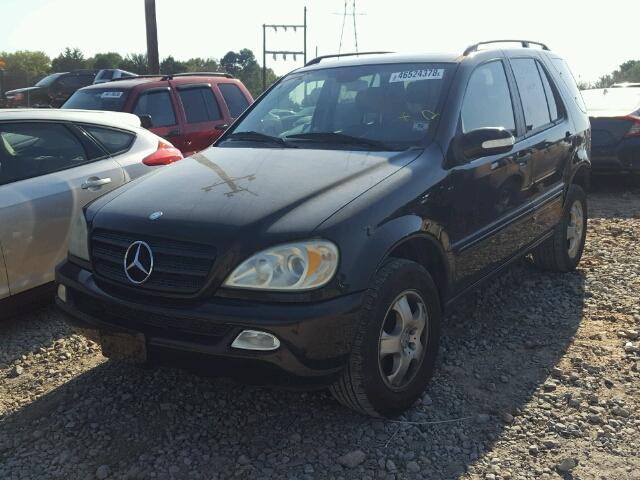 4JGAB54E82A321696 - 2002 MERCEDES-BENZ ML 320 BLACK photo 2