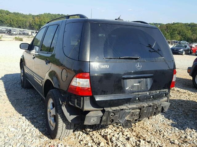 4JGAB54E82A321696 - 2002 MERCEDES-BENZ ML 320 BLACK photo 3