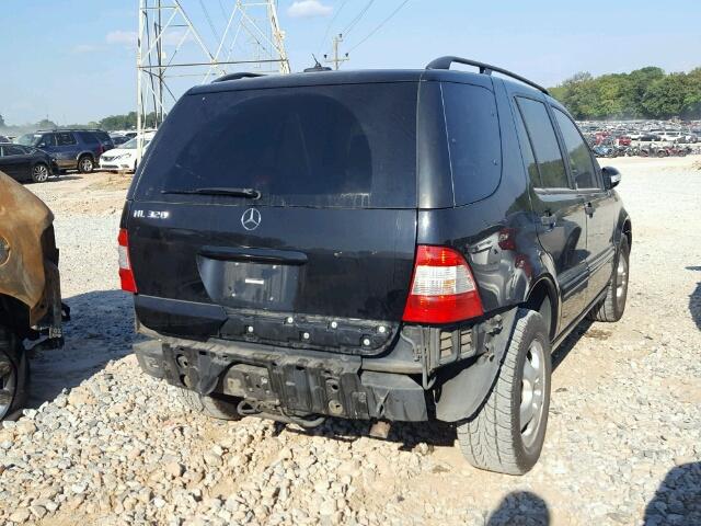 4JGAB54E82A321696 - 2002 MERCEDES-BENZ ML 320 BLACK photo 4