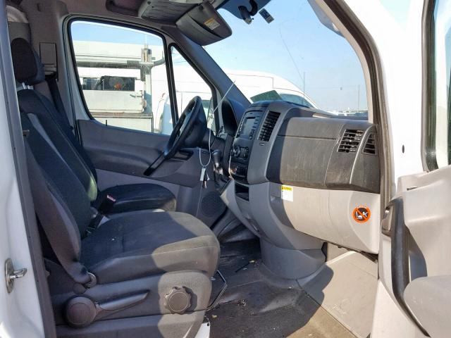 WD3PE7CC7E5816528 - 2014 MERCEDES-BENZ SPRINTER 2 WHITE photo 5