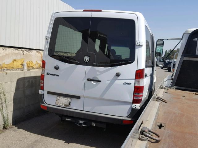 WD8PE745375171809 - 2007 DODGE SPRINTER 2 WHITE photo 4