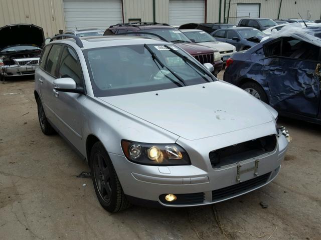 YV1MJ682372286796 - 2007 VOLVO V50 T5 SILVER photo 1