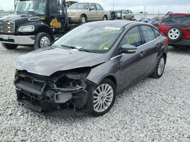 1FAHP3J26CL327799 - 2012 FORD FOCUS TITA GRAY photo 2