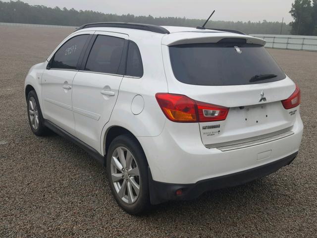 4A4AP4AU6FE055422 - 2015 MITSUBISHI OUTLANDER WHITE photo 3