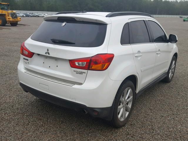 4A4AP4AU6FE055422 - 2015 MITSUBISHI OUTLANDER WHITE photo 4