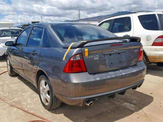 1FAHP34N46W118053 - 2006 FORD FOCUS ZX4 GRAY photo 3