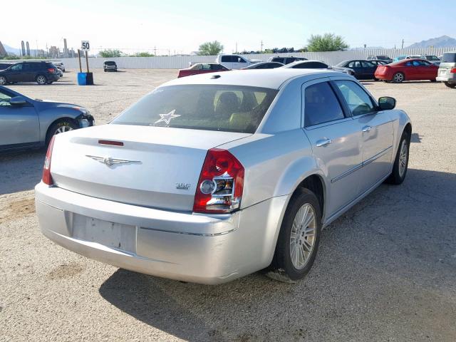 2C3CA5CV2AH241932 - 2010 CHRYSLER 300 TOURIN SILVER photo 4