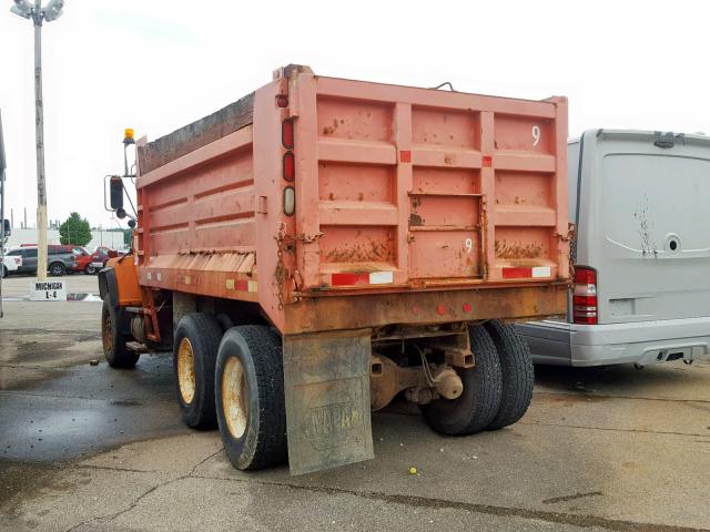 1FDZW90L8SVA64924 - 1995 FORD N-SERIES L ORANGE photo 3