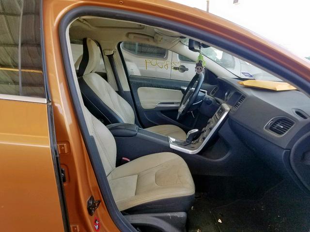 YV1612FS5D2177207 - 2013 VOLVO S60 T5 ORANGE photo 5