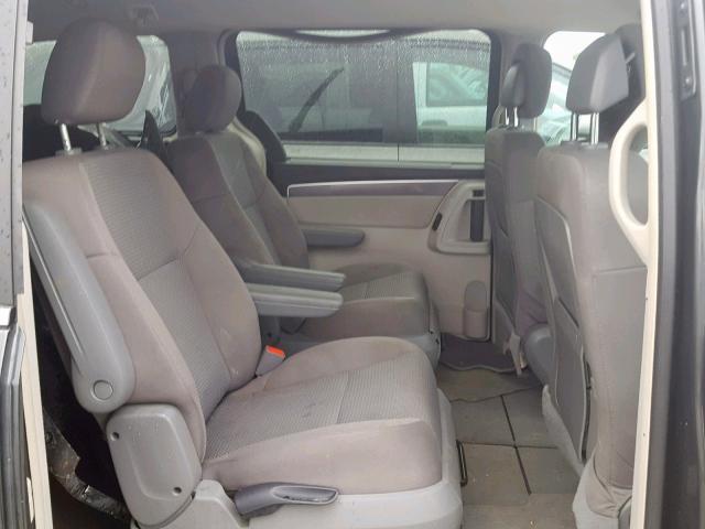 2V4RW4DG0BR642401 - 2011 VOLKSWAGEN ROUTAN S GRAY photo 6