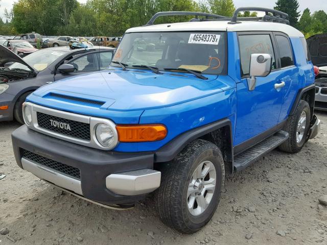 JTEBU11F370003583 - 2007 TOYOTA FJ CRUISER BLUE photo 2