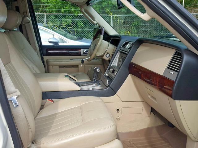 5LMFU28516LJ24353 - 2006 LINCOLN NAVIGATOR WHITE photo 5
