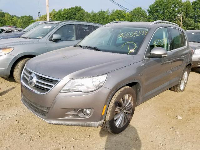 WVGBV7AX0AW531238 - 2010 VOLKSWAGEN TIGUAN SE GRAY photo 2