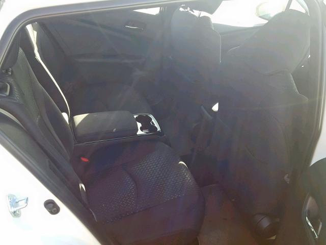 JTDKARFPXK3105709 - 2019 TOYOTA PRIUS PRIM 白色 照片 6