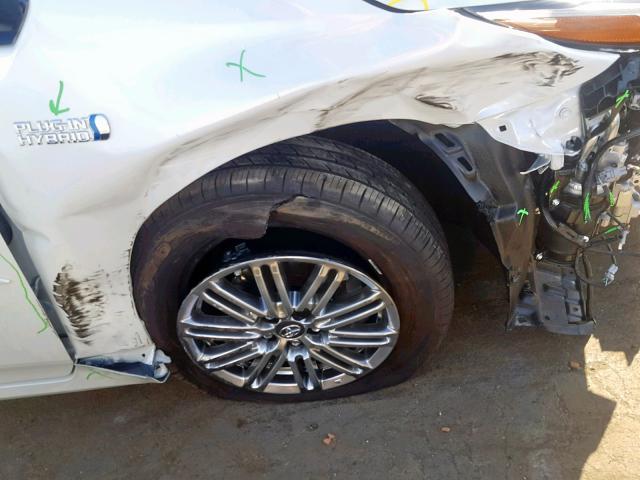 JTDKARFPXK3105709 - 2019 TOYOTA PRIUS PRIM 白色 照片 9