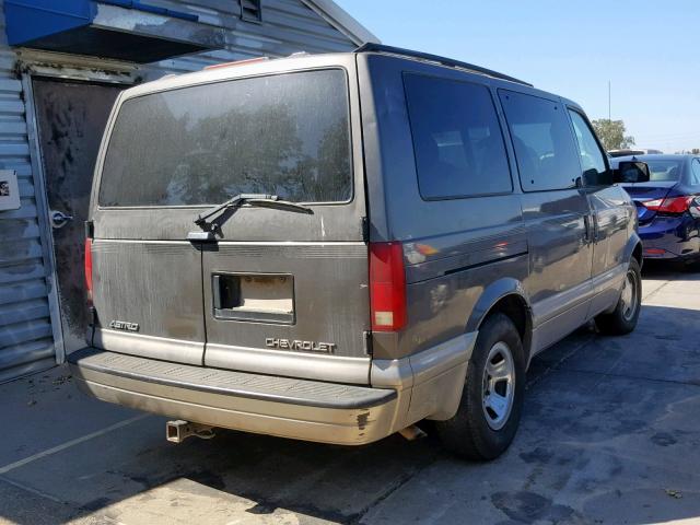 1GNDM19X62B137311 - 2002 CHEVROLET ASTRO GRAY photo 4