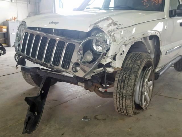 1J4GL58K85W535780 - 2005 JEEP LIBERTY LI WHITE photo 9