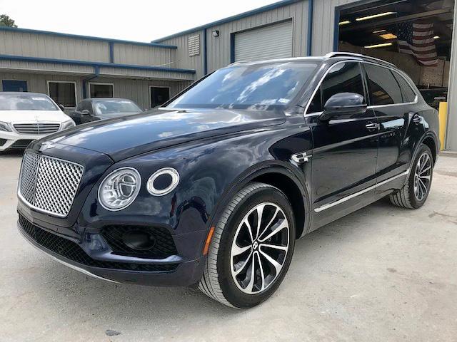 SJAAC2ZV8HC013077 - 2017 BENTLEY BENTAYGA BLUE photo 2