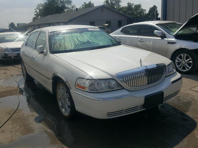 1LNHM83W34Y661305 - 2004 LINCOLN TOWN CAR U WHITE photo 1