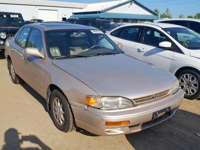 4T1BG12KXTU699395 - 1996 TOYOTA CAMRY DX GOLD photo 1