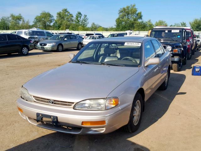 4T1BG12KXTU699395 - 1996 TOYOTA CAMRY DX GOLD photo 2