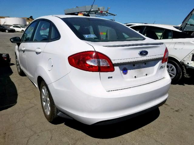 3FADP4BJ4DM123254 - 2013 FORD FIESTA SE WHITE photo 3