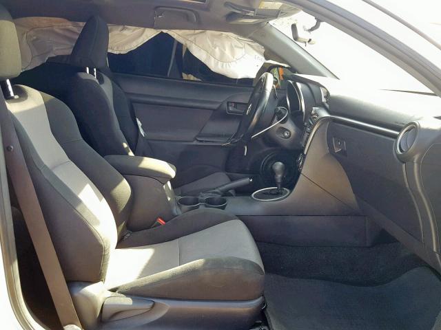 JTKJF5C71FJ013120 - 2015 TOYOTA SCION TC თეთრი ფოტო 5