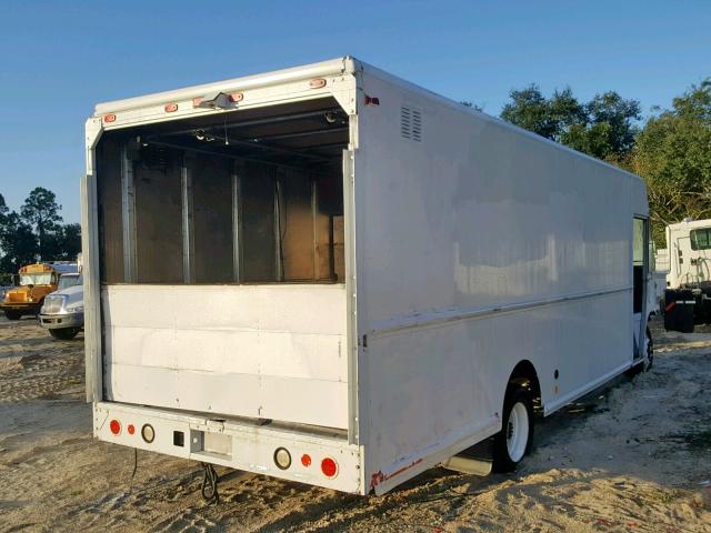 4UZAARBW37CZ31636 - 2007 FREIGHTLINER CHASSIS M WHITE photo 4