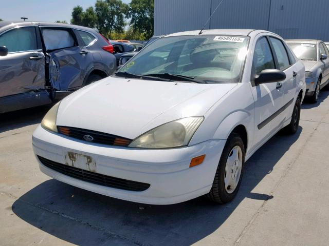 1FAFP33P32W221792 - 2002 FORD FOCUS LX WHITE photo 2