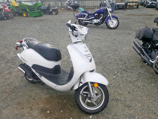 RFGBS1D07JXBC0563 - 2018 LANCIA SCOOTER WHITE photo 1