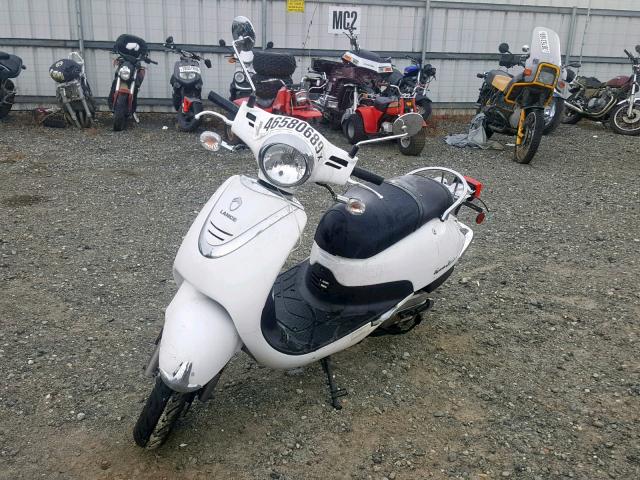 RFGBS1D07JXBC0563 - 2018 LANCIA SCOOTER WHITE photo 2