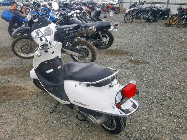 RFGBS1D07JXBC0563 - 2018 LANCIA SCOOTER WHITE photo 3