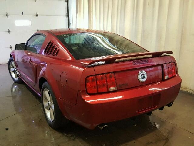 1ZVFT82H575249052 - 2007 FORD MUSTANG GT RED photo 3