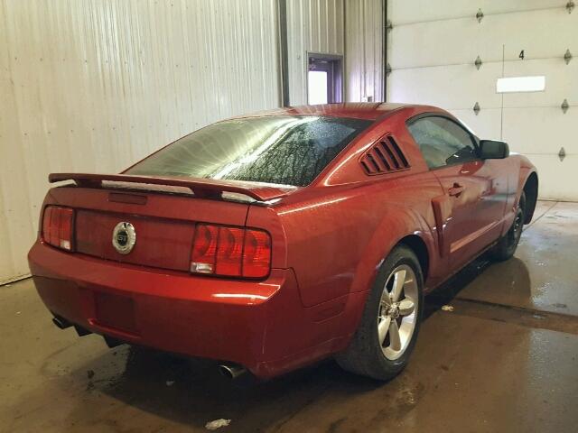 1ZVFT82H575249052 - 2007 FORD MUSTANG GT RED photo 4