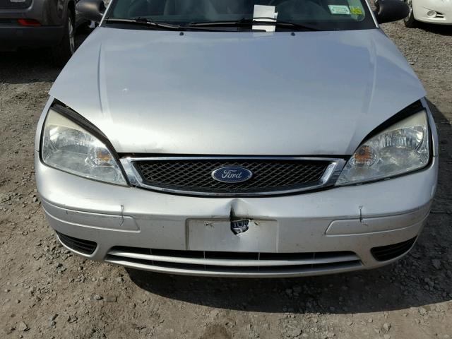 1FAFP34N47W168847 - 2007 FORD FOCUS ZX4 SILVER photo 7