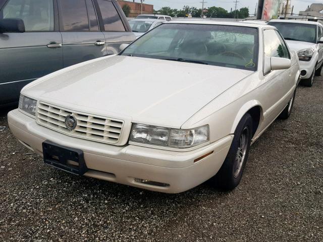 1G6ET12982B101456 - 2002 CADILLAC ELDORADO T WHITE photo 2