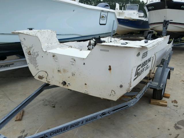 EKHD4312H203 - 2003 CARC SKIFF WHITE photo 4