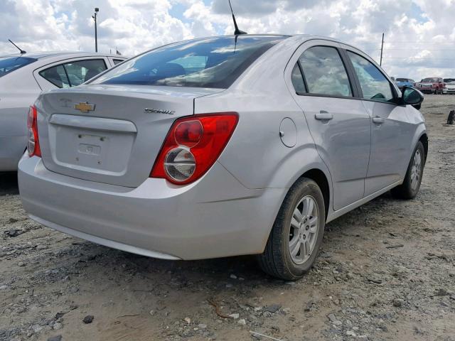 1G1JA5SH8C4212023 - 2012 CHEVROLET SONIC LS 银色 照片 4