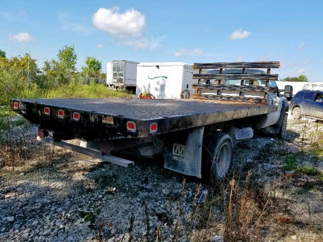 1FDAF56Y88EB49117 - 2008 FORD F550 SUPER WHITE photo 4